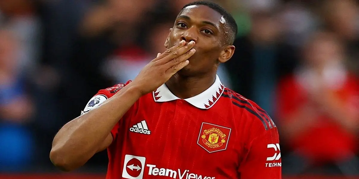 Manchester United could be ready to welcome the perfect replacement for Anthony Martial for the next season.