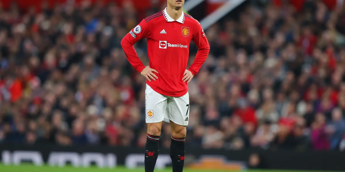 The Italian club assures that the player himself has already waived the four months' salary disputed at the time of his move to Manchester United.