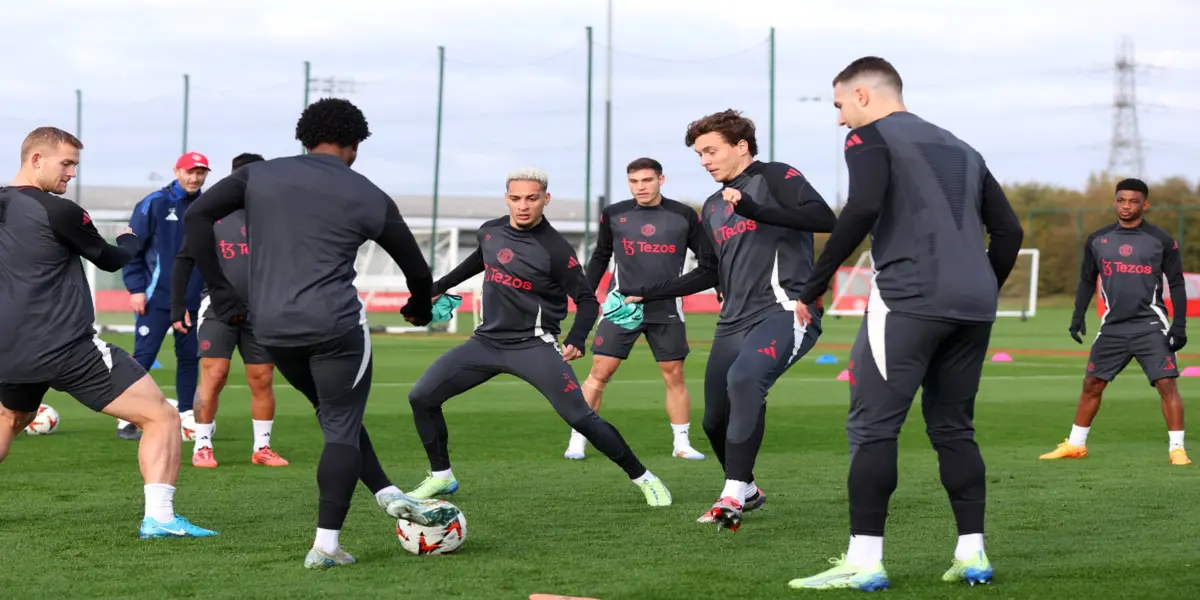 Amorim has been forced to improvise in that position due to his absence.