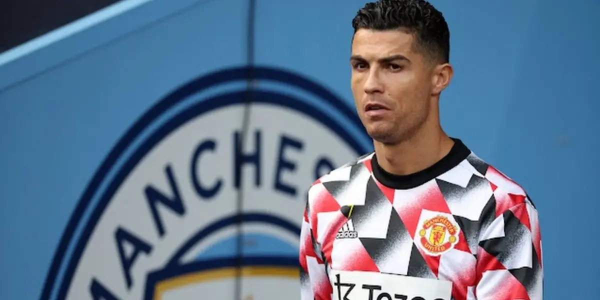 Cristiano Ronaldo made an incredulous gesture at not being part of the Manchester derby.