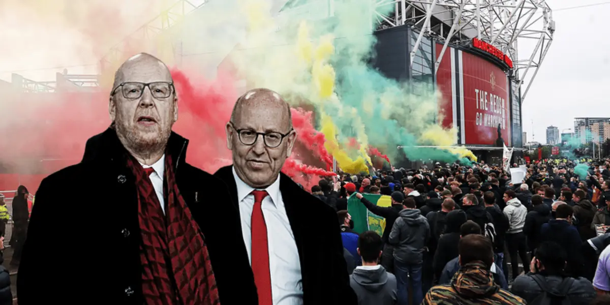 Despite the fans of Manchester United wanting the Glazers to leave the team, the press believes that they should be praised.