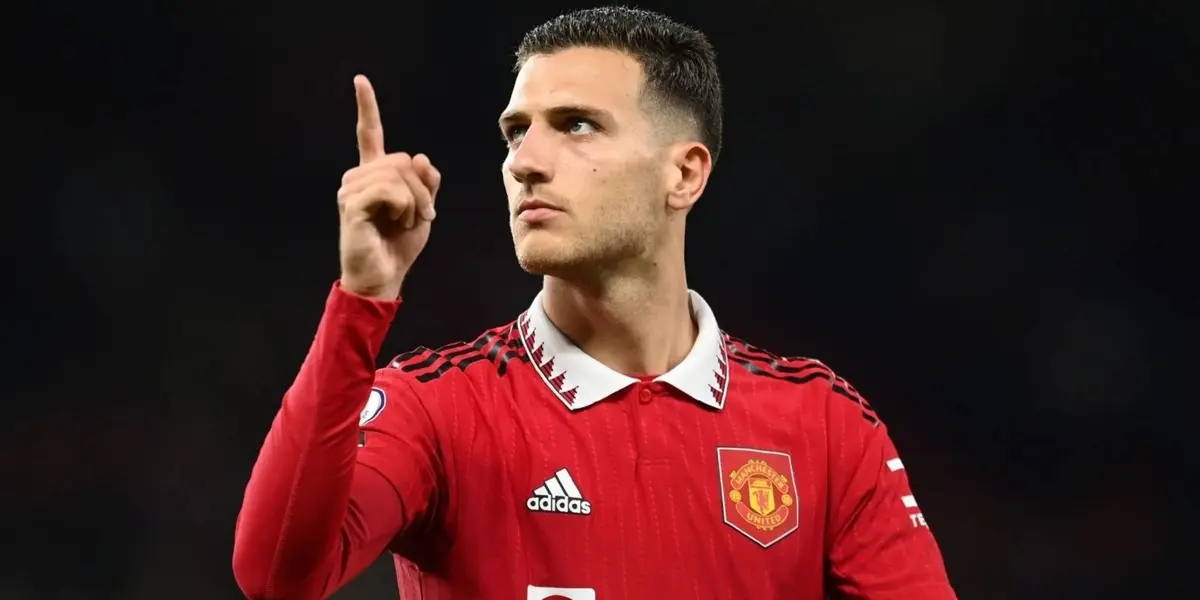 Diogo Dalot shows his admiration for the coach