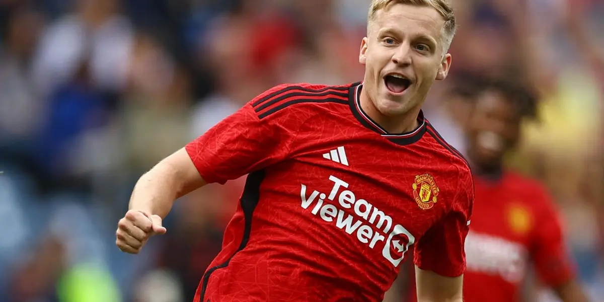 Donny van de Beek future would take him outside Manchester United.