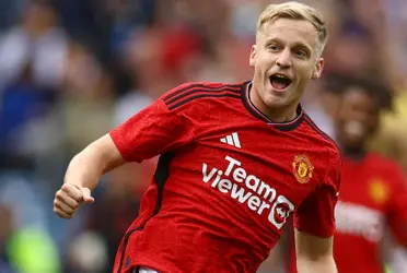 Donny van de Beek future would take him outside Manchester United.