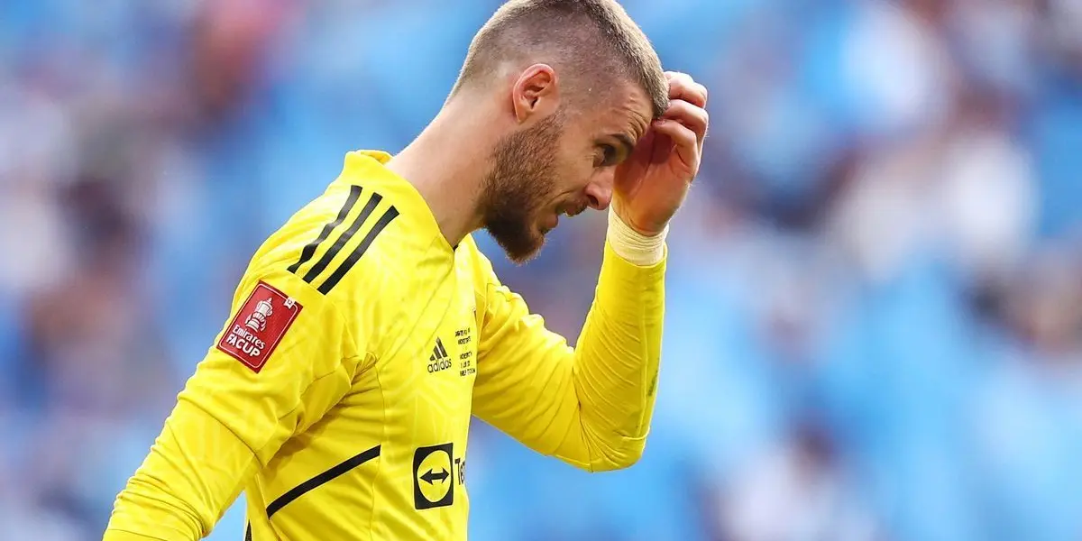 Manchester United are still holding David de Gea in the team for a 20 million euros reason that has surprised the fans.