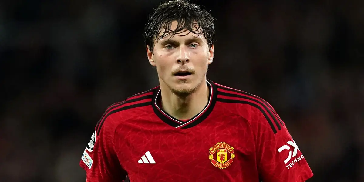 Manchester United have activated an option to extend defender Victor Lindelof’s contract to 2025.