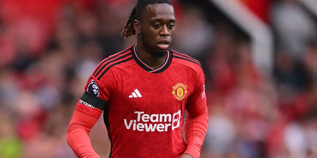 Manchester United have activated the option to extend Aaron Wan-Bissaka’s contract to 2025.