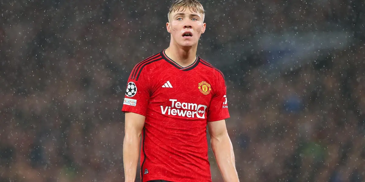 Manchester United might need the younger striker for the second half now.